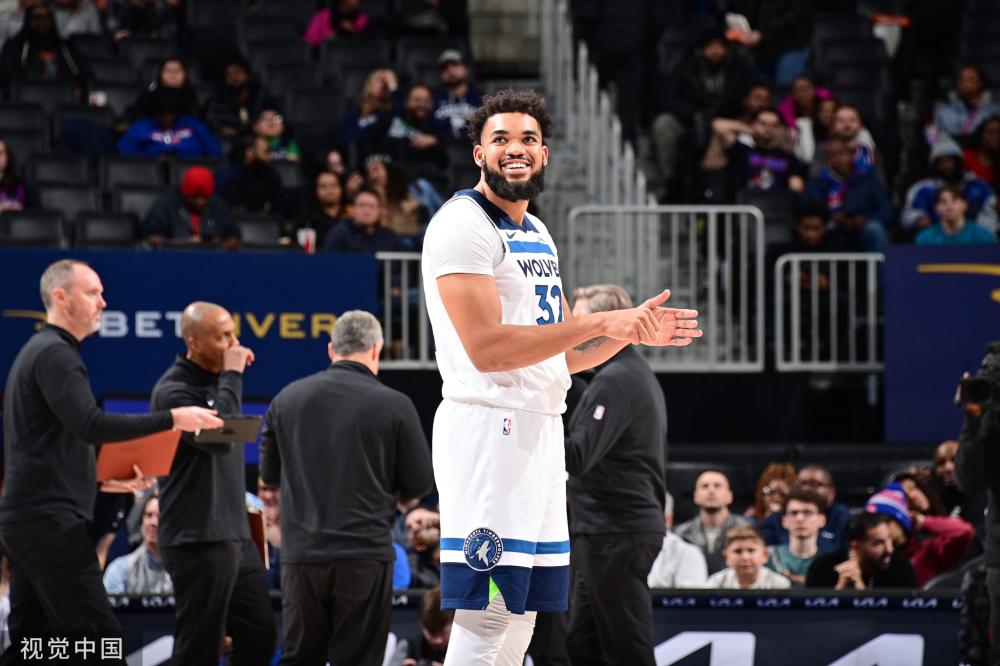 四川男篮显 四川男篮显