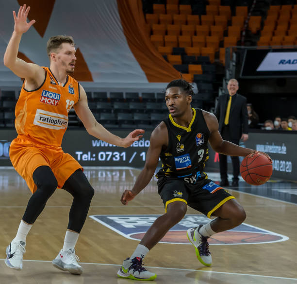 他同样展现 他同样展现